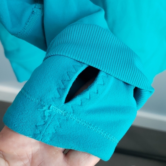 Absolutely stunning Lululemon hoodie - Picture 7 of 7